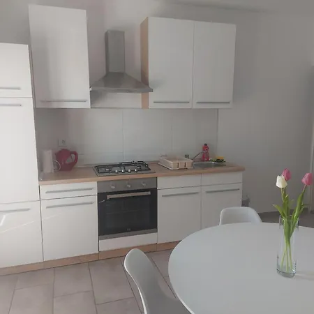 Apartment Ante And Dijana Starigrad Paklenica